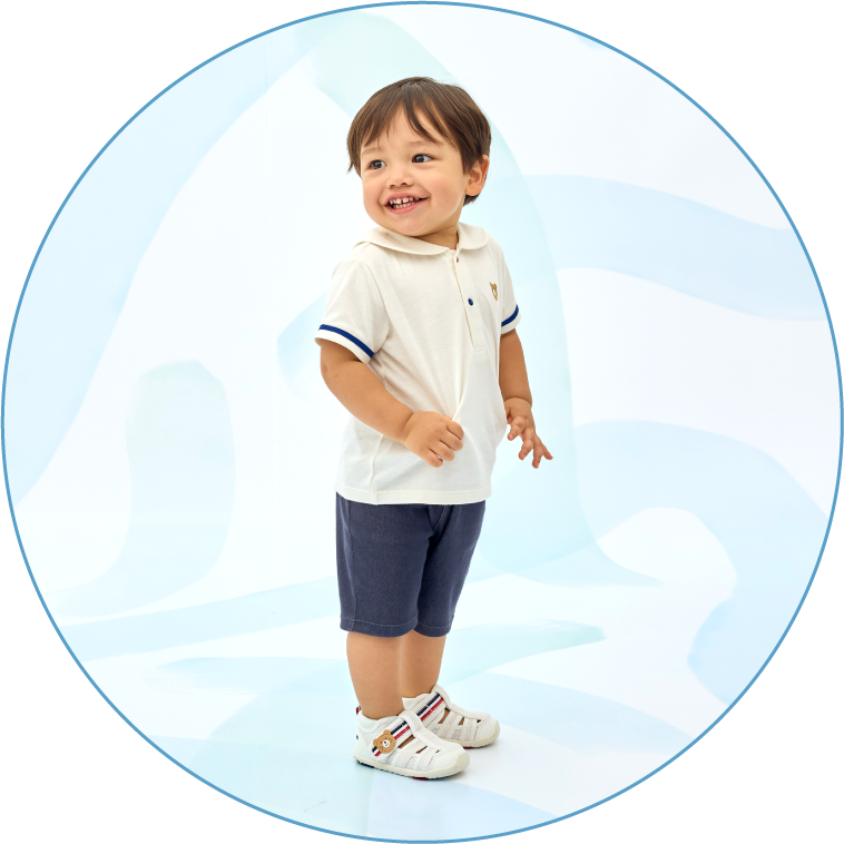 SAILOR SHIRTSを着た子ども